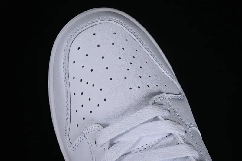 All categories Nk SB Dunk series Nk SB Dunk Low low-top sneakers Nk SB Dunk Low white and red color low-top casual sports skateboard shoes DV0831-102